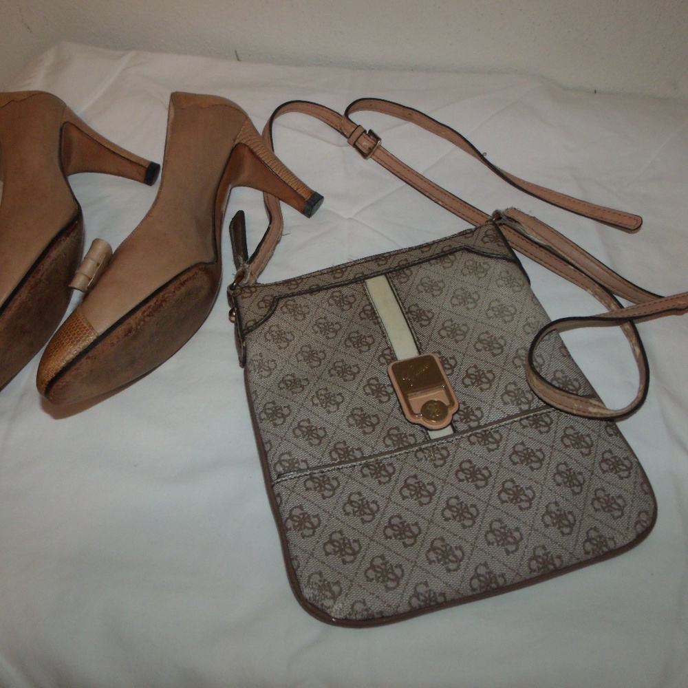 VTG Guess Monogrammed Cross body Purse